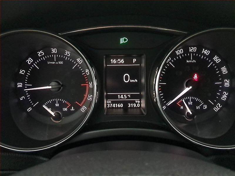 Škoda Superb (2011) 2.0 TDI, Automat, Tempomat - fotka 11 z 18