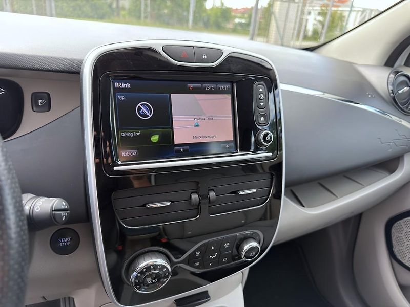 Renault ZOE SoH 92.8% 65 kW - fotka 14 z 19