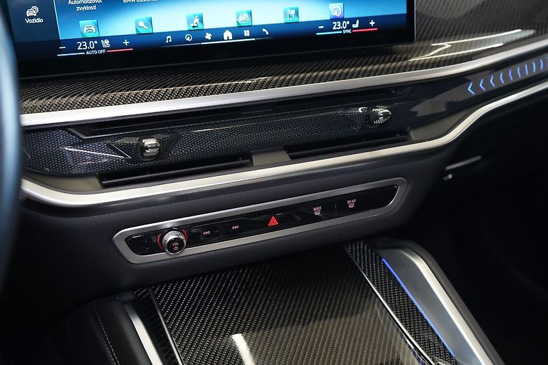 BMW X6 40d xDrive, Bowers, Tažné - fotka 38 z 50