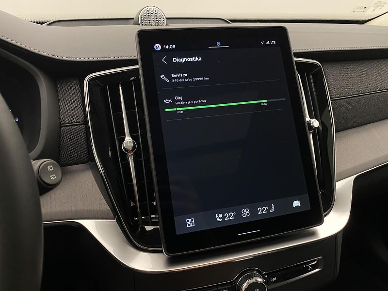 Volvo XC90 (2026) T8 AWD RECHARGE DARK ULTRA - fotka 68 z 76