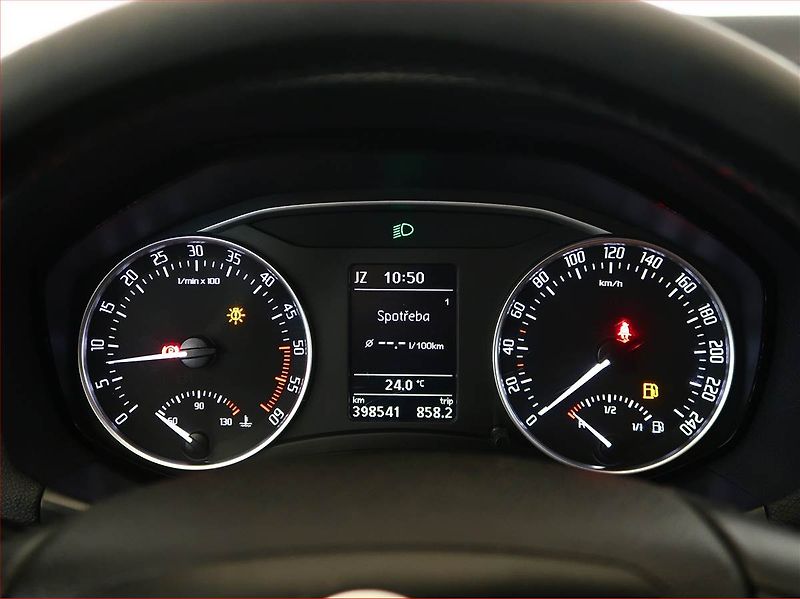 Škoda Octavia (2012) Greenline 1.6 TDI, Serv.kniha - fotka 11 z 15