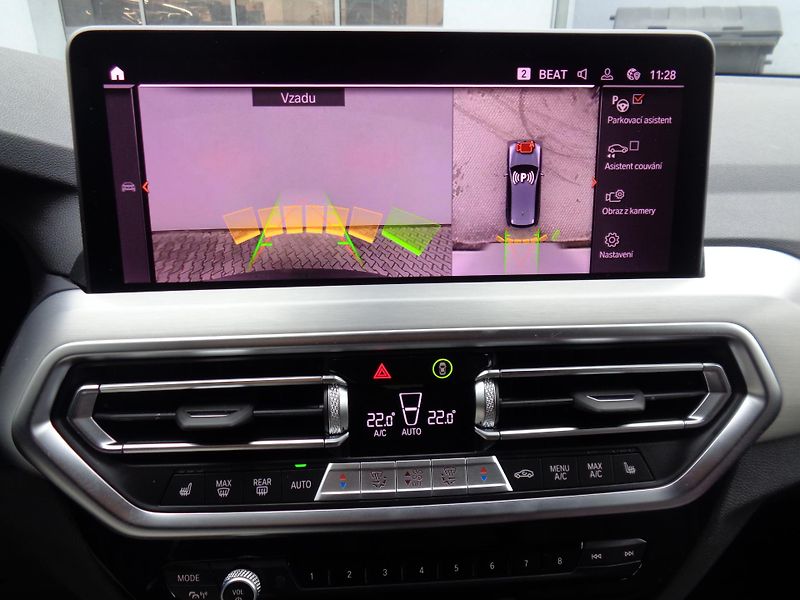 BMW X3 xDrive 30d M-Sport - fotka 13 z 23