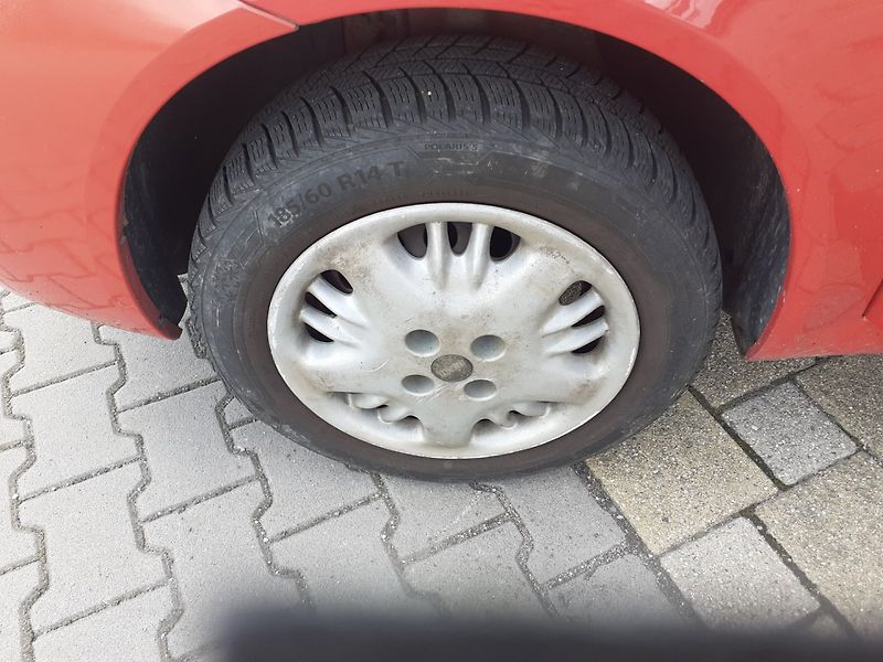 Fiat Punto (2005) 1.2 ČR - fotka 16 z 21