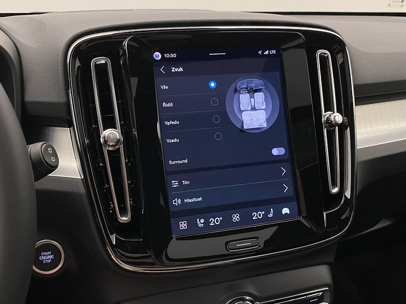 Volvo XC40 (2026) B3 AUT DARK PLUS - fotka 54 z 58