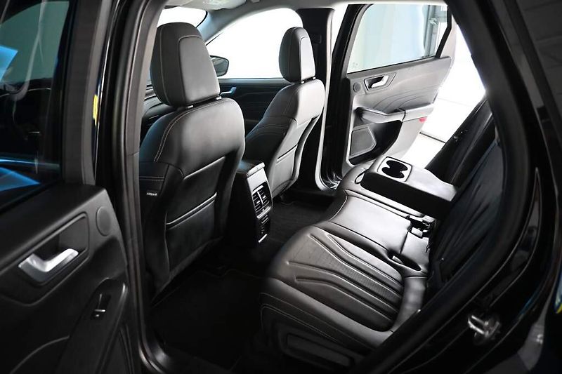 Ford Kuga (2022) 2.5 VIGNALE LED ACC VIRTUAL Ta - fotka 9 z 41