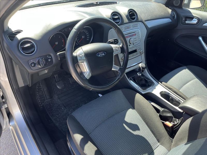 Ford Mondeo 2,0 TDCi KLIMA SERVIS ROZVODY - fotka 9 z 29