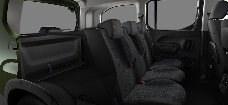 Peugeot Rifter (2026) LONG ALLURE DIESEL 130 MAN6 - fotka 9 z 9