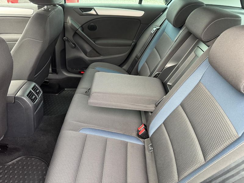 Volkswagen Golf 1.2TSi,rezervace - fotka 28 z 41