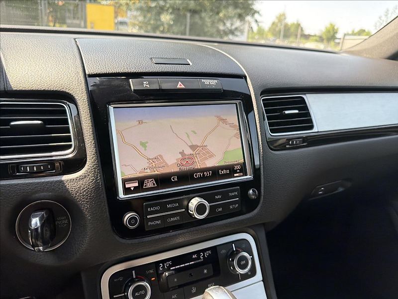 Volkswagen Touareg 3,0 TDi 180 Kw Highline tažné - fotka 23 z 38