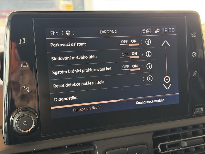 Peugeot Rifter GT LINE 1.5 BlueHDi 130 S&S EA - fotka 15 z 28