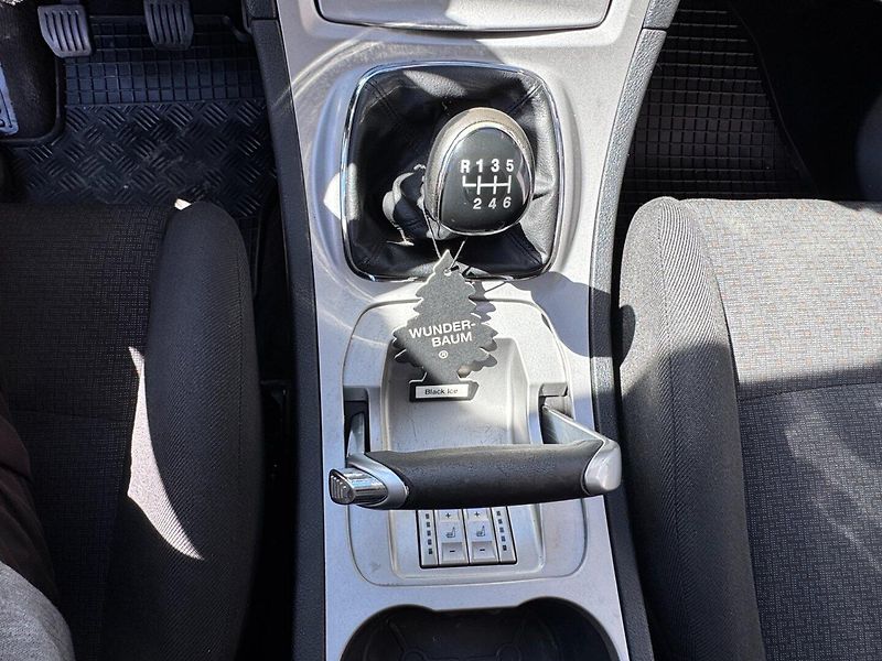 Ford S-MAX (2008) 2.0 TDCi - fotka 23 z 28