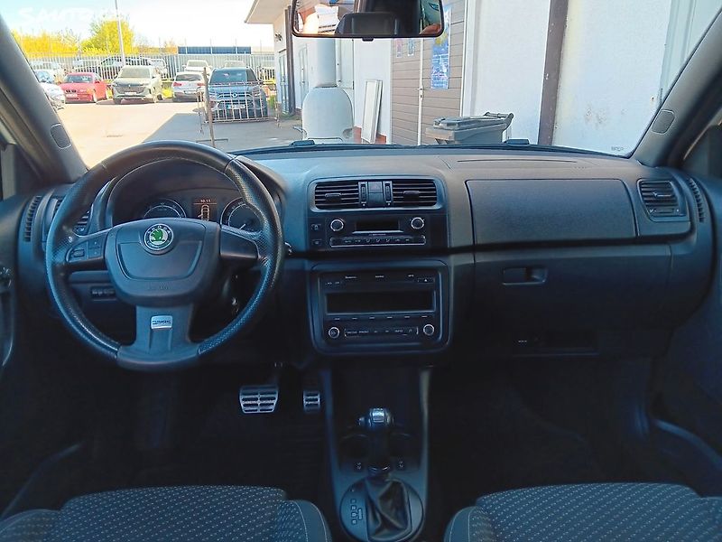 Škoda Fabia 1.4 TSI 132kW RS - fotka 11 z 28