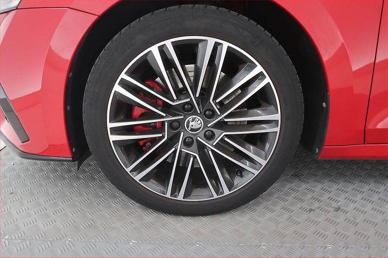 Škoda Octavia (2021) RS 2.0 TSI - fotka 14 z 20