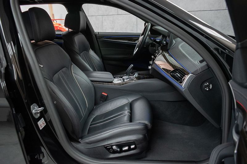 BMW Řada 5 530d xD TAŽNÉ*N.TOPENÍ*ČR 1.M* - fotka 13 z 51
