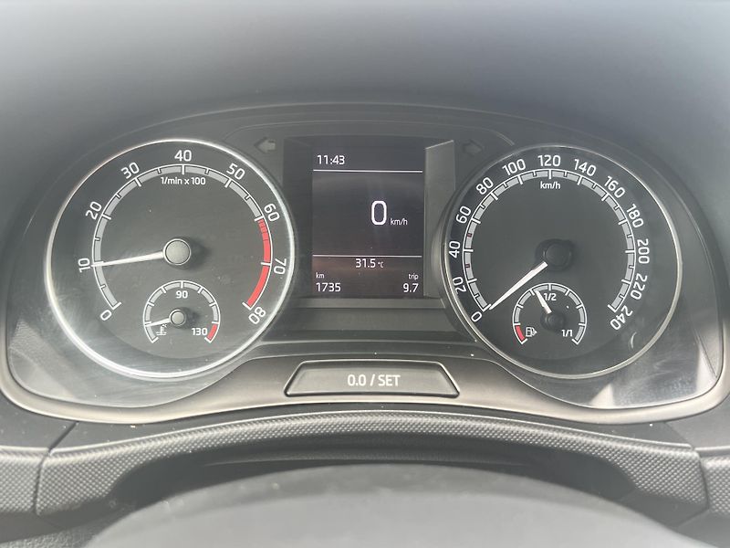 Škoda Fabia 1.0TSi 70kw KAMERA TEMPOMAT - fotka 14 z 43