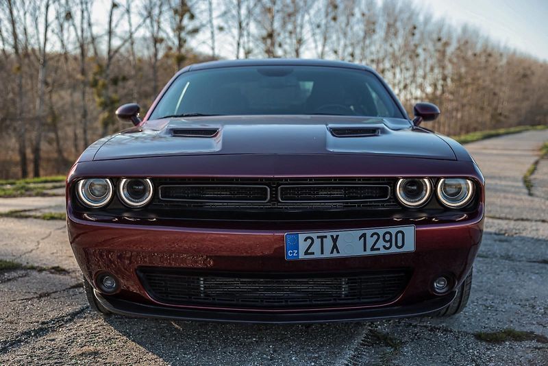 Dodge Challenger 3.6 V6 SXT Automat - fotka 2 z 13