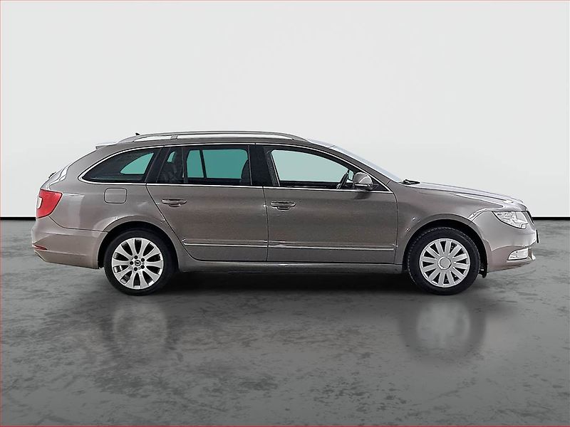 Škoda Superb (2010) 2.0 TDI, Automat, Navi, Xenony - fotka 6 z 22