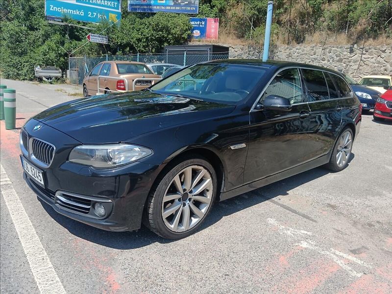 BMW Řada 5 2,0 525D Xdrive - fotka 4 z 24