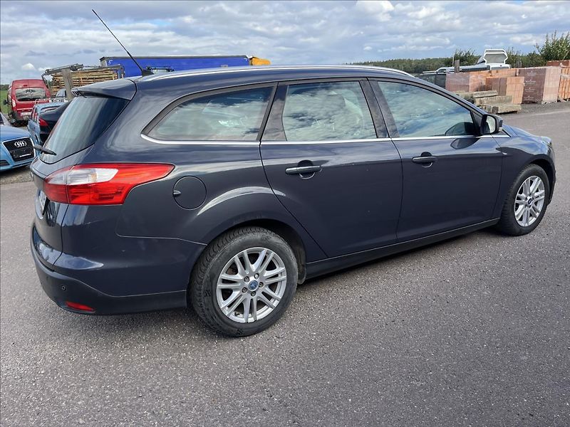 Ford Focus 1,6 TDCi KLIMA ROZVODY SERVIS - fotka 5 z 38
