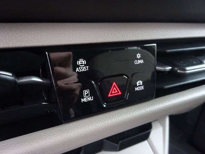 Volkswagen Multivan (2025) Long Style 1,5TSI PHEV 4M - fotka 13 z 26
