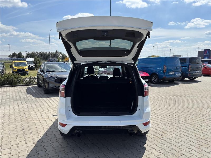 Ford Kuga 2,0 EcoBoost 170 kW ST-Line - fotka 9 z 44