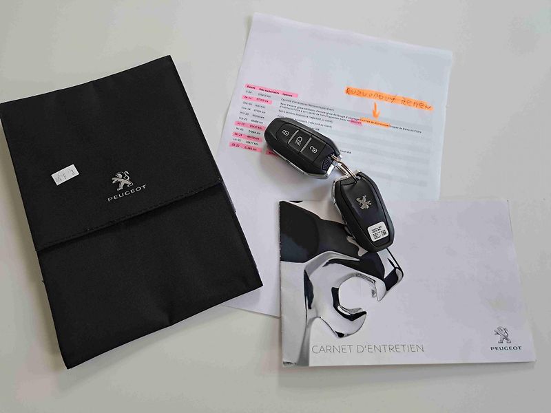 Peugeot 3008 (2022) 1,2 PT EAT8 LED 17ALU PDC NAVI - fotka 18 z 20