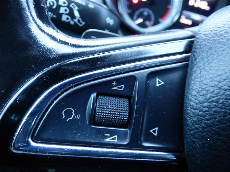 Škoda Octavia 2,0 TDI DSG,LED,Navigace  Ambi - fotka 28 z 55
