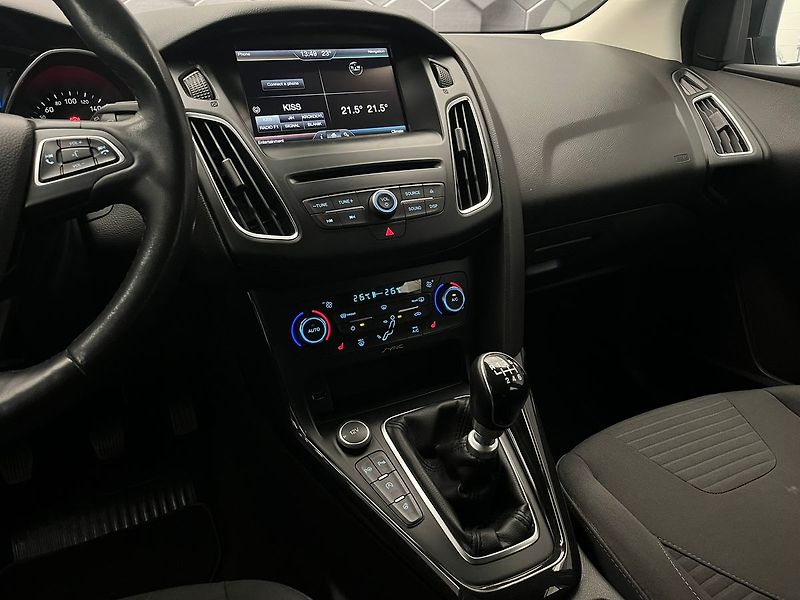 Ford Focus 2.0 TDCi 110kW SPORT - fotka 28 z 63