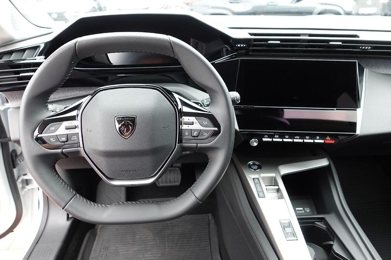 Peugeot 308 1,2PT 96kW, Automat - fotka 14 z 31