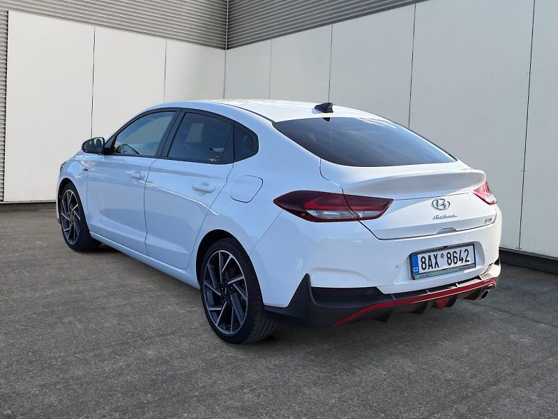 Hyundai i30 (2021) N LINE 1.5T-GDI 118kW CZ DPH - fotka 4 z 11