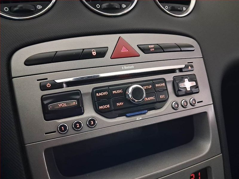 Peugeot 308 (2010) 1.6 HDi, po STK, Tažné - fotka 19 z 20