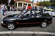 Na tradiční Lidický okruh dorazily desítky historických automobilů a motocyklů, které obdivovali návštěvníci z Kladna i širokého okolí.