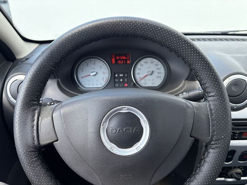 Dacia Sandero 1.6i, 64kW, Klima, Senzory - fotka 8 z 14