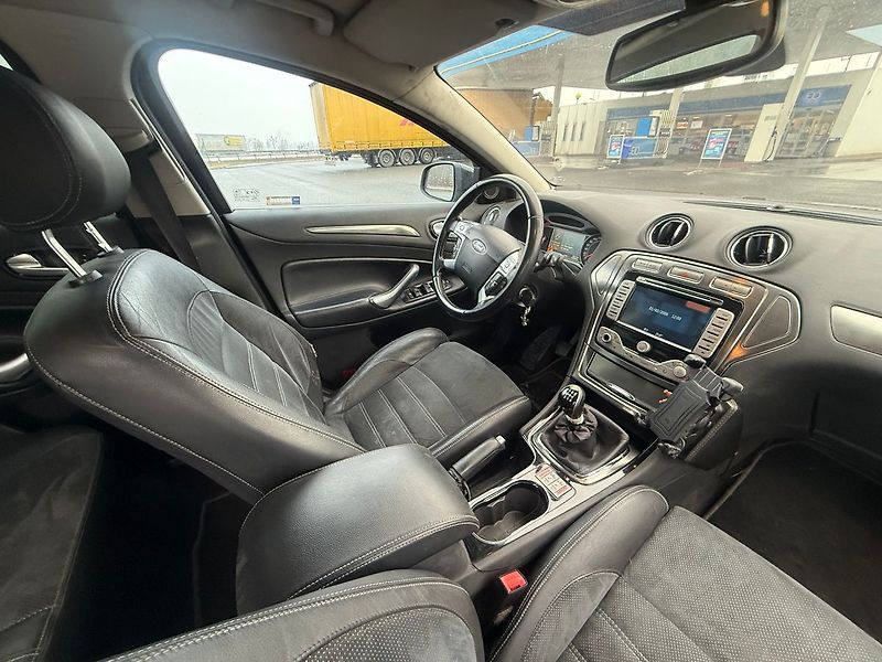 Ford Mondeo 2,0 TDCI GHIA KOMBI - fotka 9 z 17