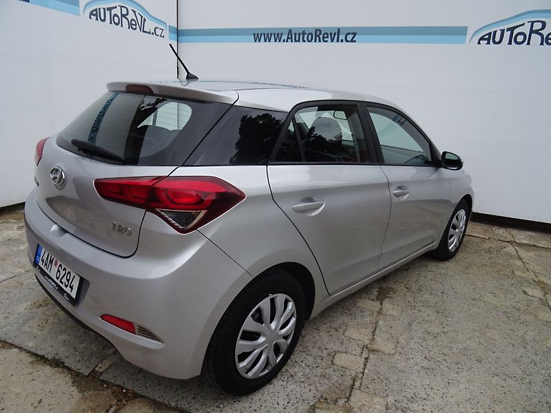 Hyundai i20 (2015) 1.2i,1majČR,s.kniha,klima - fotka 4 z 22