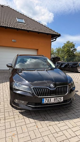 Škoda Superb (2018) - fotka 2 z 10