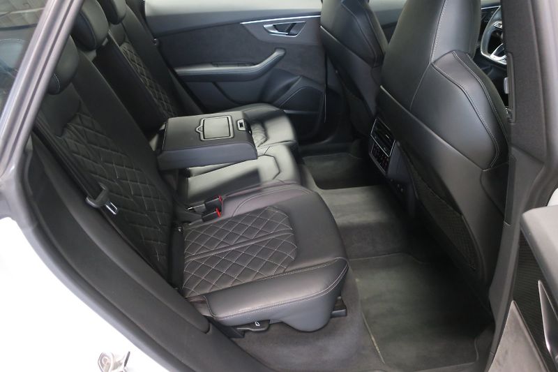 Audi SQ8 (2021) 4,0TDI V8 320 kW quattro - fotka 41 z 50