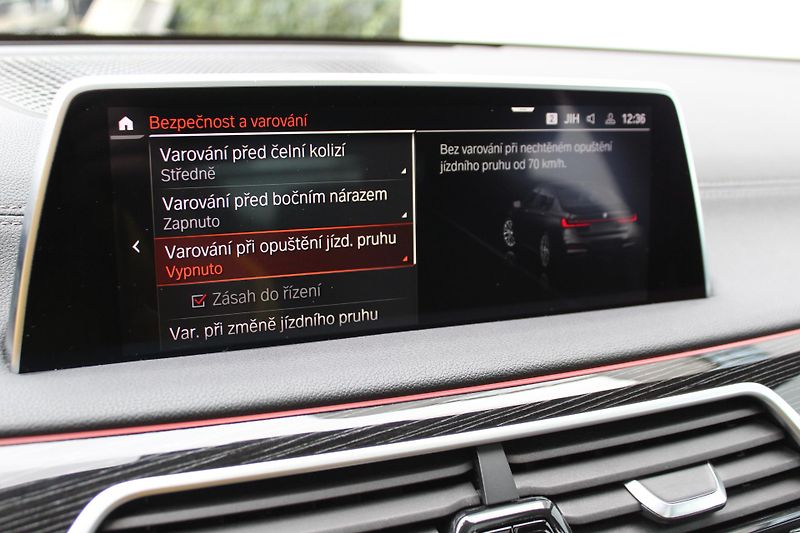 BMW Řada 7 740Ld xDrive Sedan - fotka 25 z 29