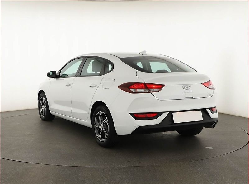 Hyundai i30 (2021) 1.0 T-GDI, ČR,1.maj - fotka 4 z 18