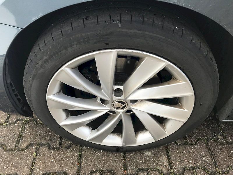 Škoda Superb (2019) Combi  L&K 4x4 2,0 TDI DSG - fotka 29 z 29