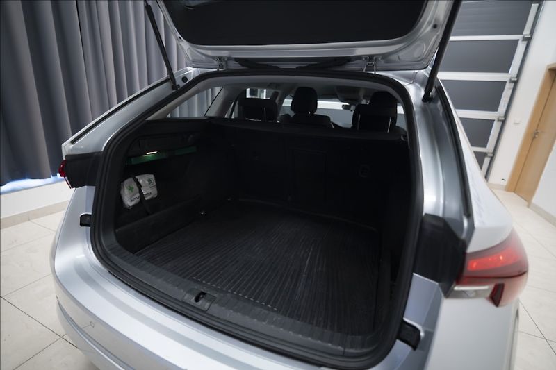 Škoda Octavia 2,0 TDI 1. MAJ ČR VÝHŘEV DPH - fotka 41 z 42