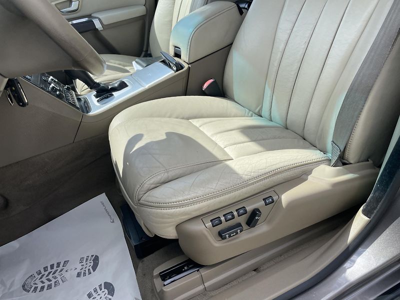 Volvo XC90 2.5TDi D5 200PS AWD R-DESIGN!! - fotka 99 z 180