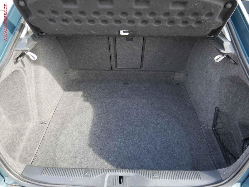 Škoda Octavia (2007) 1.9TDi, ČR, Elegance, TZ - fotka 7 z 16