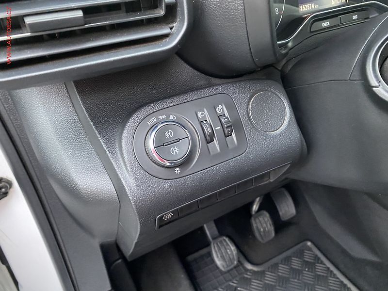 Opel Combo (2020) 1.2T MAXi, 1.maj,ČR, ENJOY - fotka 15 z 18