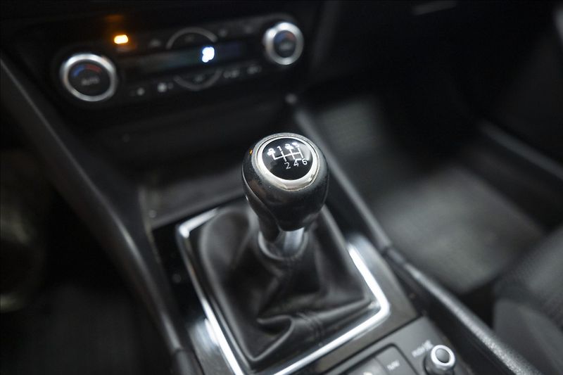 Mazda 3 2,0 SKYACTIV NAVI TAŽNÉ ČR - fotka 20 z 38