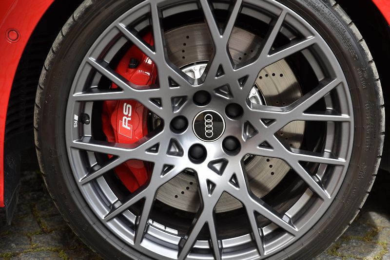 Audi RS 3 2.5 TFSi 294 kW /// REZERVACE  - fotka 11 z 51