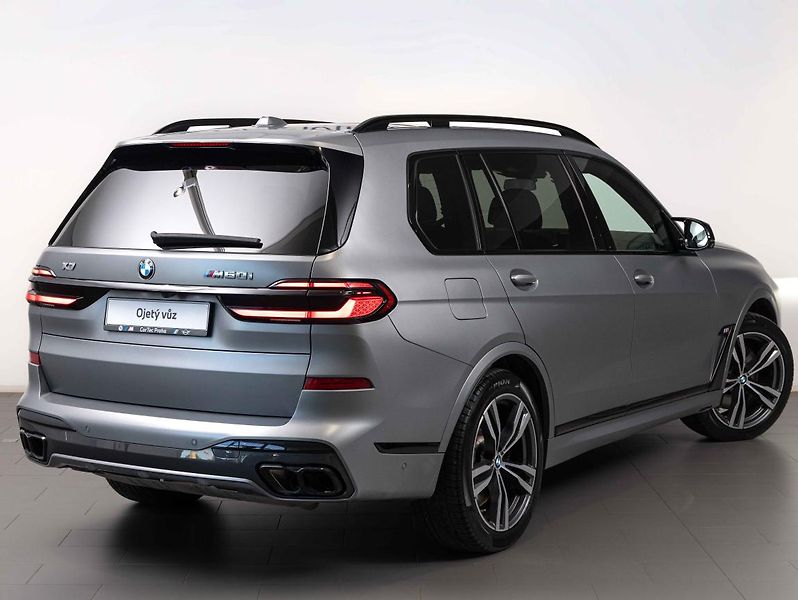 BMW X7 M60i xDrive - fotka 5 z 22