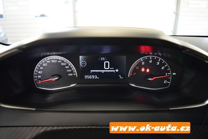 Peugeot 208 1.2 PT 35 000 KM 2023-DPH - fotka 41 z 48
