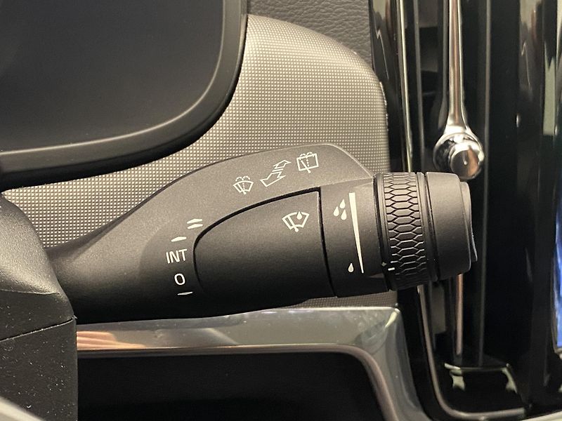 Volvo V90 T6 AWD RECHARGE BRIGHT PLUS - fotka 23 z 58