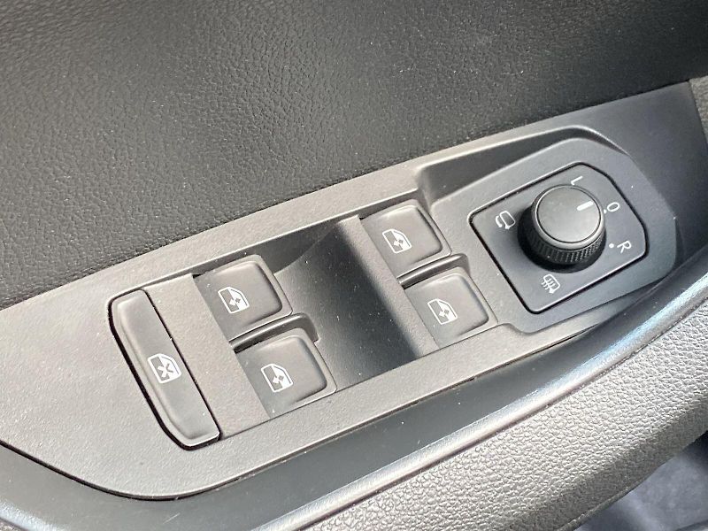 Škoda Karoq (2023) 2.0 TDI 4x4 DSG Style Plus - fotka 21 z 35